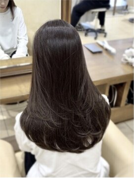 ザック ヴィ(ZACC  vie) レイヤーカット/セミロング/艶カラー/学割U24