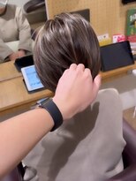 パブロ(Pablo)&nbsp;大人気　大人のショートヘアにハイライトカラー