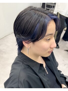 リベル(LIBER) ウルフカット/メンズウルフ/ブルーカラー/インナーカラー/岩名