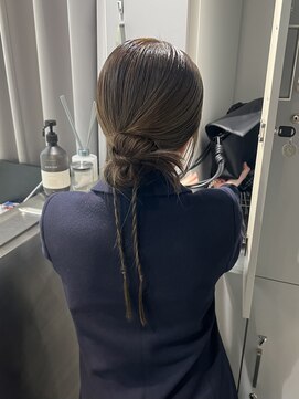 リラス 博多(rilas) タイトヘアアレンジ カチモリヘア 結婚式ヘアアレンジ