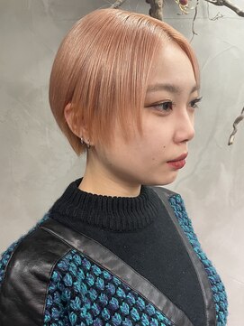 ロリム(RorriM) ハンサムショート × サーモンピンク × ダブルカラー ブリーチ