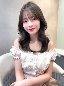 グロー 大宮(GLROW) オリーブベージュ　レイヤーカット　韓国ヘア　顔まわりカット