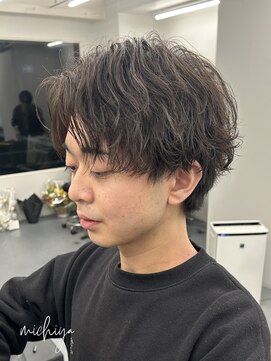 アンドメゾンオム(&Maison. homme) センターパート/ニュアンスパーマ/毛流れパーマ/波巻きパーマ