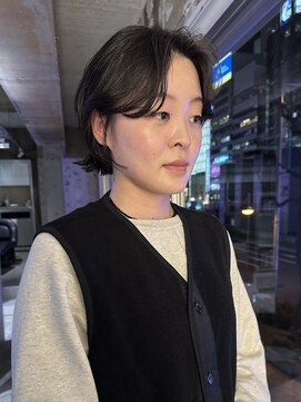 キルトプラスリム(Qilt+LIM) 緩めパーマのミニボブスタイル