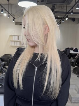 ラキングキョウト(LA KING KYOTO) ホワイトブロンド×顔周りレイヤー