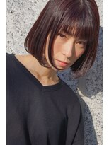 大人可愛い20代30代40代小顔ワンサイドショートボブ丸み前下がり