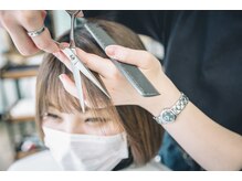 【似合うヘアスタイル作りに大切なのは補正技術】