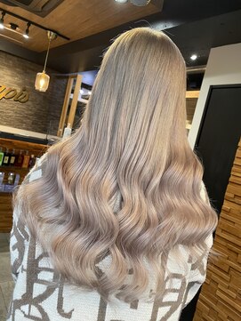 ラピス 横浜(Lapis) ホワイトベージュピンク