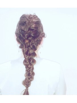 サークル(Cir-cle) ロングヘアセット