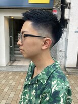 イナズマヘアー(INAZUMA HAIR)&nbsp;◎刈り上げアップバングショート×ネイビーブルー