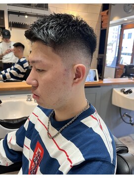 フリーク バーバーショップ 都島店(FREAK BARBER SHOP) フェザーアップスキンフェード