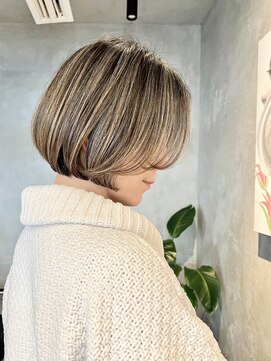 ブルックス ハイライト 大人ボブ レイヤーボブ アッシュベージュ ショート