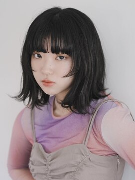 シエカ(CIECA.) イメチェン/ホワイトブロンド/外ハネボブ/美髪/ワイドバング