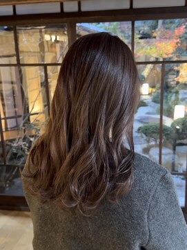 モーダアッカ(moda acca) ミディアムロング×オリーブベージュ/グレージュ20代30代40代