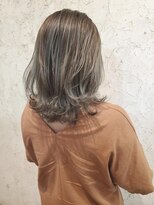 フロール(Flor)&nbsp;【flor 戸塚】*外国人風カール+プラチナアッシュ*