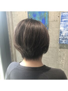 リュネッツ(lunettes) 【白髪ぼかし】ハイライト×丸みショートボブ