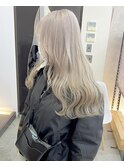 ホワイトグレージュ