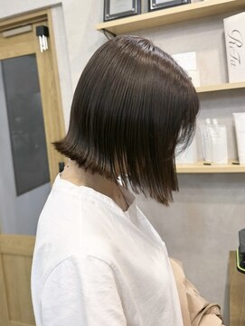 エレ 博多(ere) 【ere博多：川崎】ベージュ×透明感カラー×外ハネボブ