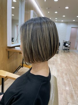 ループ(LOOP) ハイライト/大人かわいい小顔ボブ