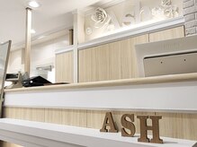 白が基調の明るい店内♪