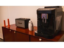 リヴ ヘアサロン(LiV HAIR SALON)の雰囲気（カフェのような空間をご提供。自分だけの時間をお過ごしください）