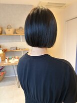 フィーラ(Feela) 前下がりボブ