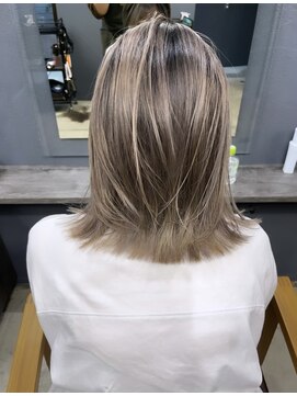 ストラト(STRAT) gray×beige×shadowroots【MIHO】