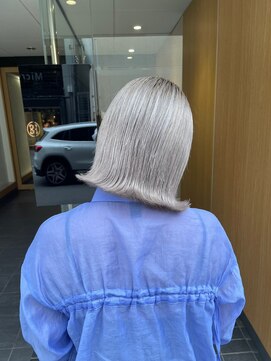 シィーム(cime) ホワイトグレージュカラー