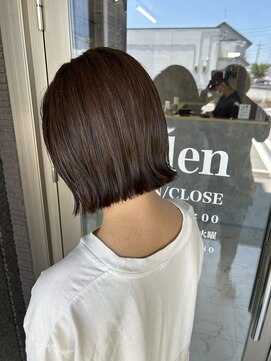 エレン(Ellen) 切りっぱなしボブ