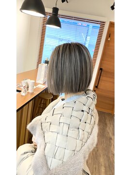 ソウコ(souko) ホワイトベージュ×ボブ