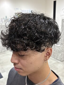 レボ(Revo) くせ毛を活かして。スペインカール