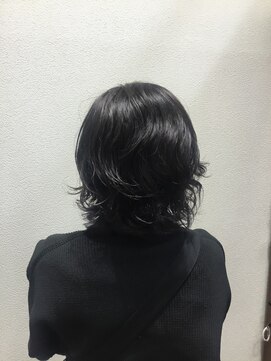 アクセ 小顔大人可愛い外ハネシルキーベージュミディ20代30代40代
