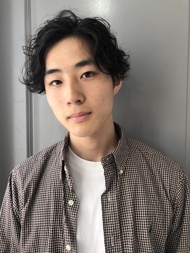 ニコフクオカヘアーメイク(NIKO Fukuoka Hair Make) 「NIKO」センターパートパーマスタイル