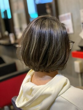 1+ アンプリュス(Unplus) バレイヤージュオリーブカラー/市川/市川駅北口/