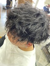 モアヘアー(MORE-HAIR) フェードカット　ツイストスパイラルパーマ