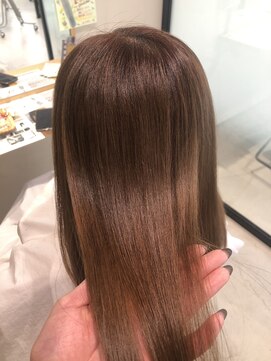 ファムバイアヴァンス(Femme by AVANCE.) 夏にピッタリベージュ☆髪質改善ストレート