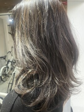 エムドットヘアーサロン(M. hair salon) ハイライト×旅行仕様