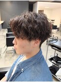 センターパートツイストスパイラルパーマメンズマッシュパーマ