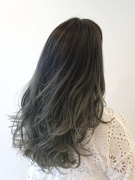 カイ(kai) バレイヤージュたっぷりレイヤー