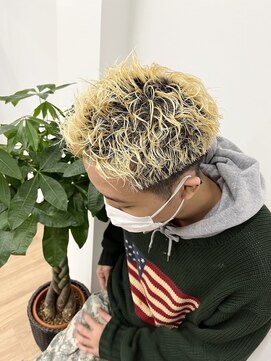 ピープスアンドスー 表参道 渋谷(Peeps&Suu.) メンズカット ブリーチパーマ ツイスト スパイラル 刈り上げ