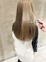 イル(ill)&nbsp;ベージュ ハイトーン ブリーチ グレージュ