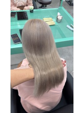 エイト 川崎店(EIGHT) ホワイトグレージュ