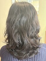 ヘアメイク ランプ(HAIR MAKE LAMP)&nbsp;スタイリング簡単◎上品フォルムの大人ミディアムパーマ