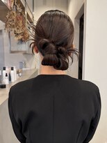 イミ(imi)&nbsp;ツインシニヨン/カチモリヘア/お団子/ヘアアレンジ/ヘアセット