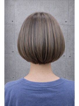 リトマス 二子玉川(litmus) 二子玉川/白髪ぼかし/レイヤーボブ/60代/艶髪/50代/ボブ/白髪