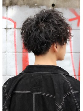 ネイビー(NAVY) 無造作マッシュ ツーブロック 強めパーマ スパイラル