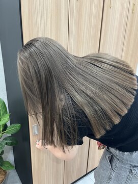 ソルア 上本町(solua) ミルクティーベージュ