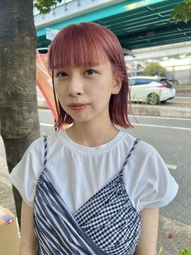 イシ(isi) ピンク　ハイトーン　ダブルカラー　髪質改善