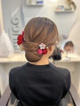 マーリー(marlee) ふわっとシンプルシニヨン