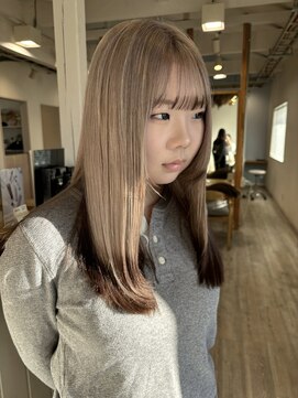 ジジ フィーカ 佐野(Gigi fika) ブリーチありミルクティベージュ× 毛先エンドカラー